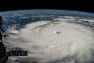 ハリケーン・ベリルが月曜、カリブ海を通過する様子が国際宇宙ステーションから撮影された。